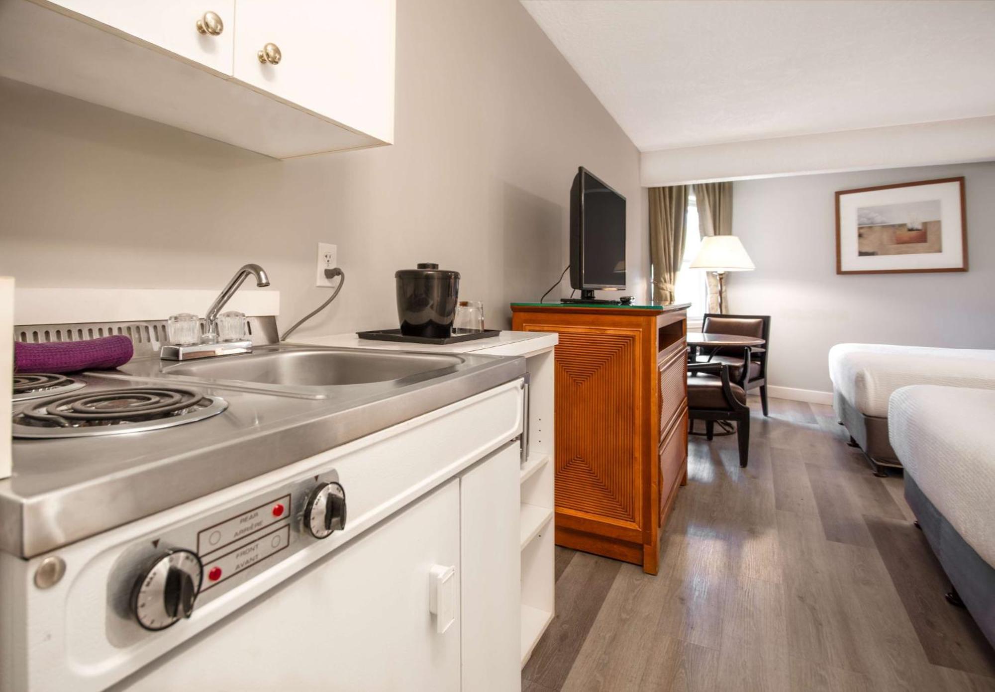 Coast Parksville Hotel ภายนอก รูปภาพ