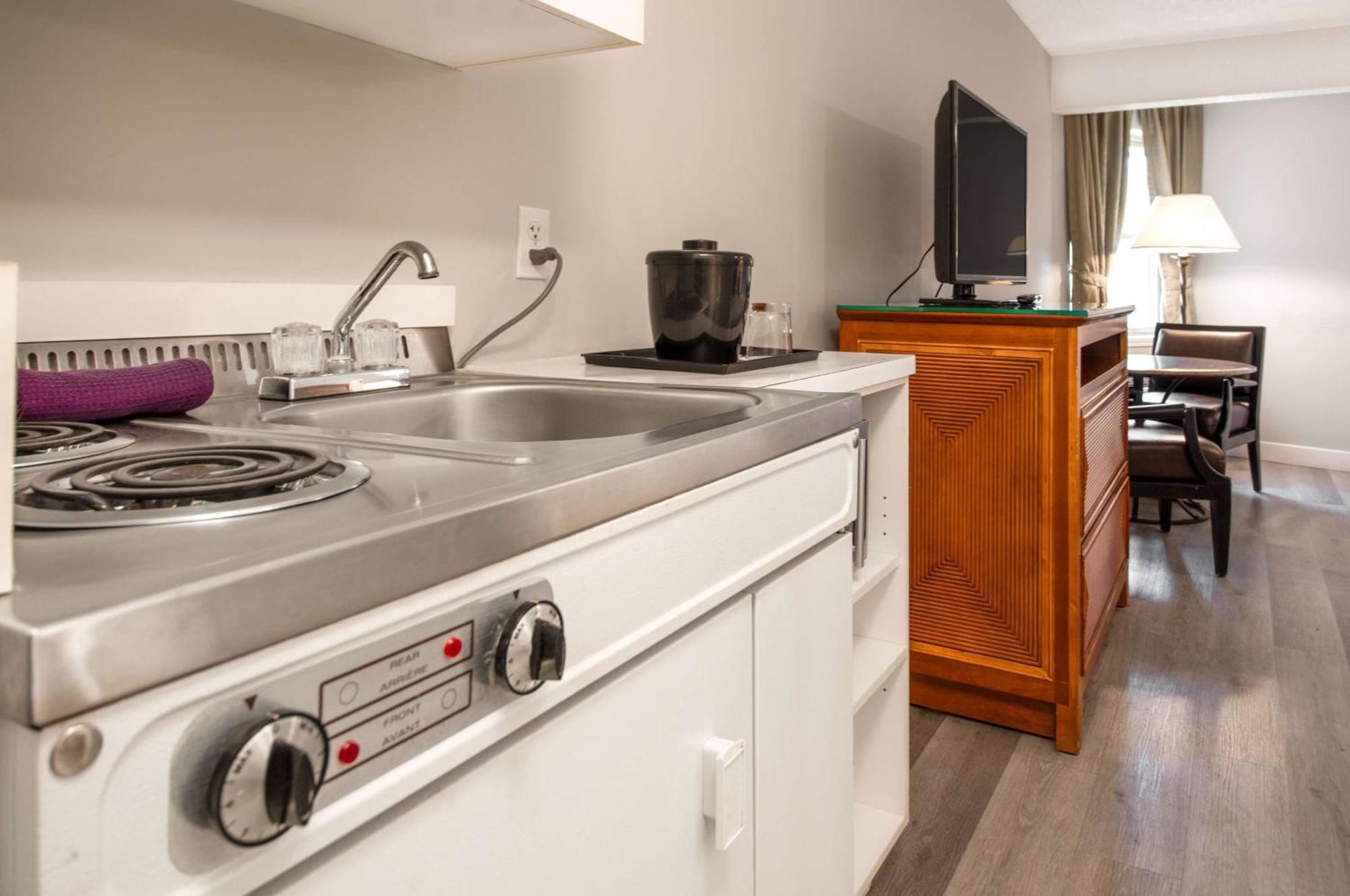 Coast Parksville Hotel ภายนอก รูปภาพ