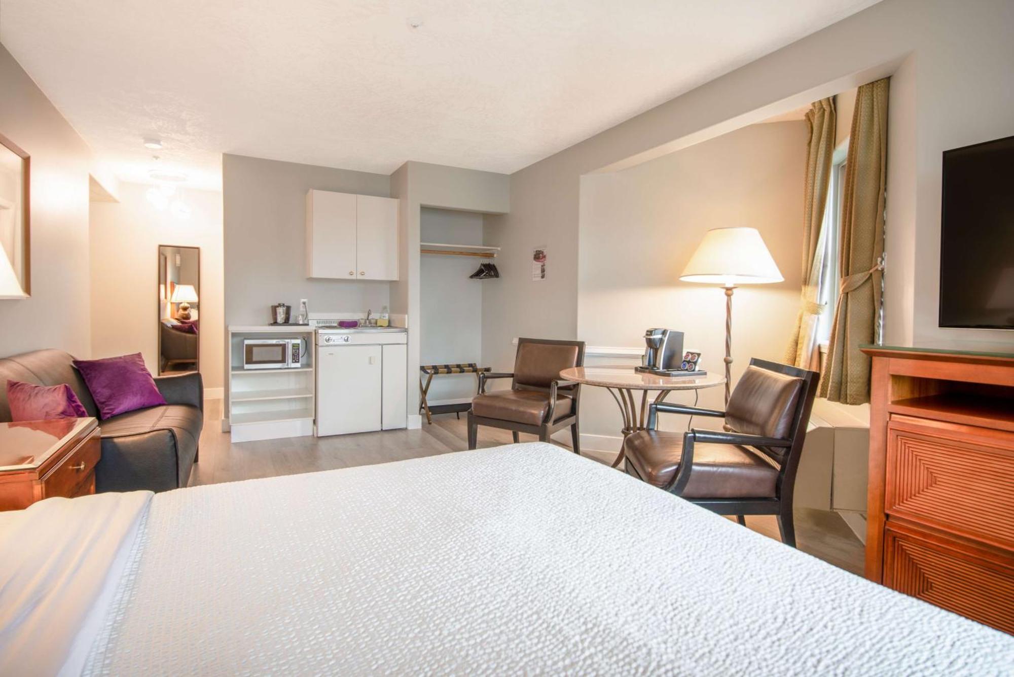 Coast Parksville Hotel ภายนอก รูปภาพ