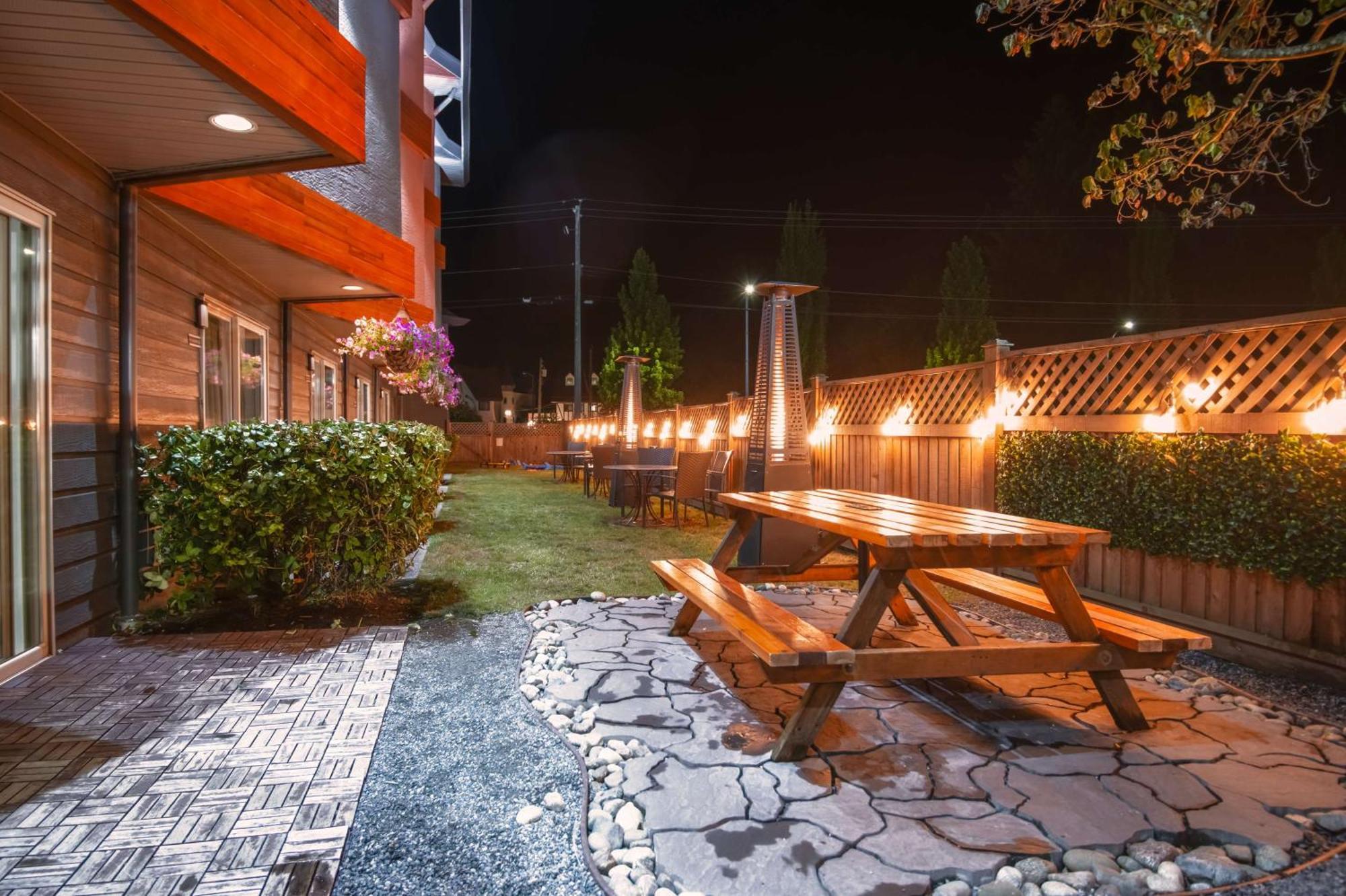 Coast Parksville Hotel ภายนอก รูปภาพ