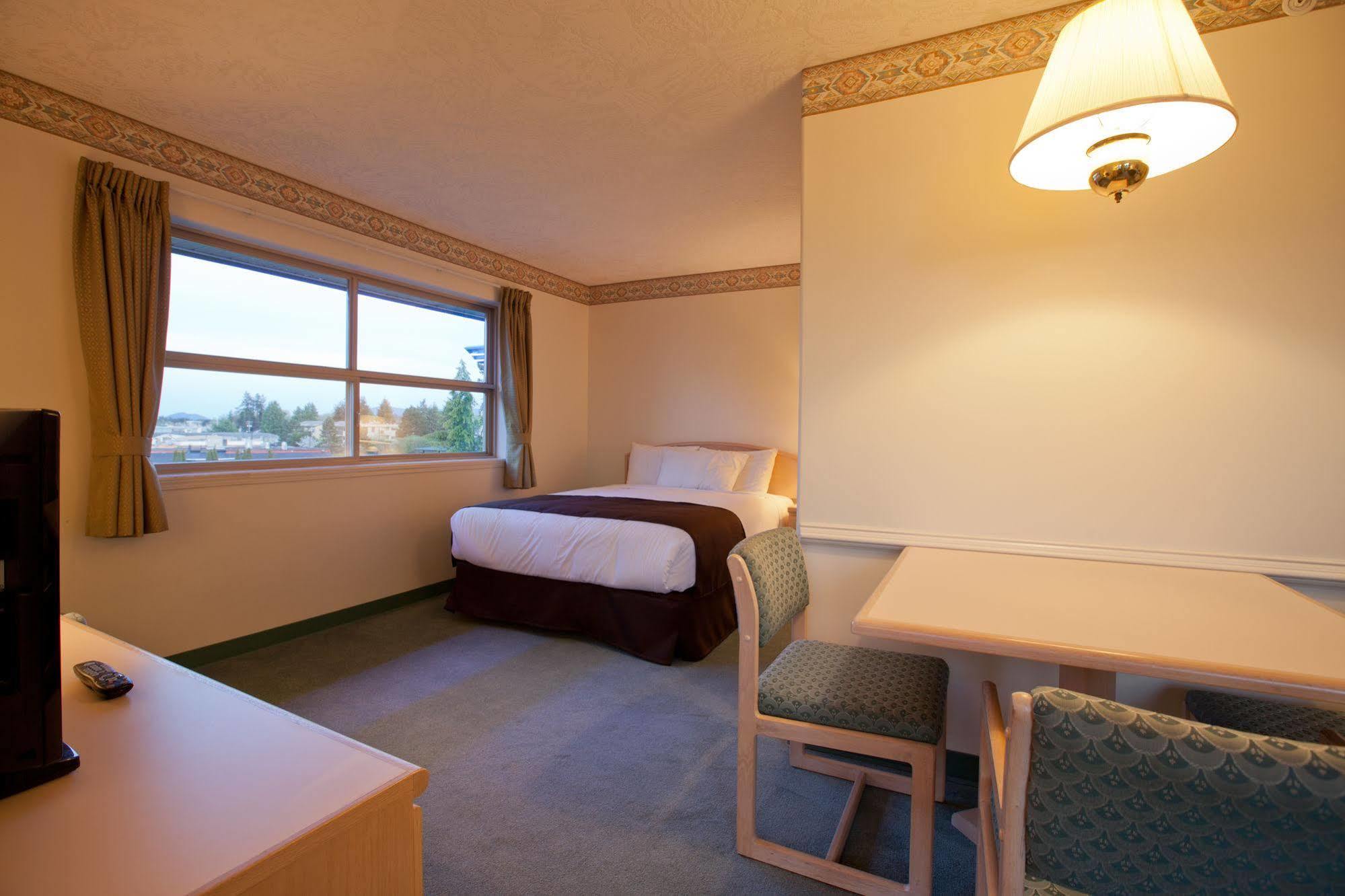 Coast Parksville Hotel ภายนอก รูปภาพ