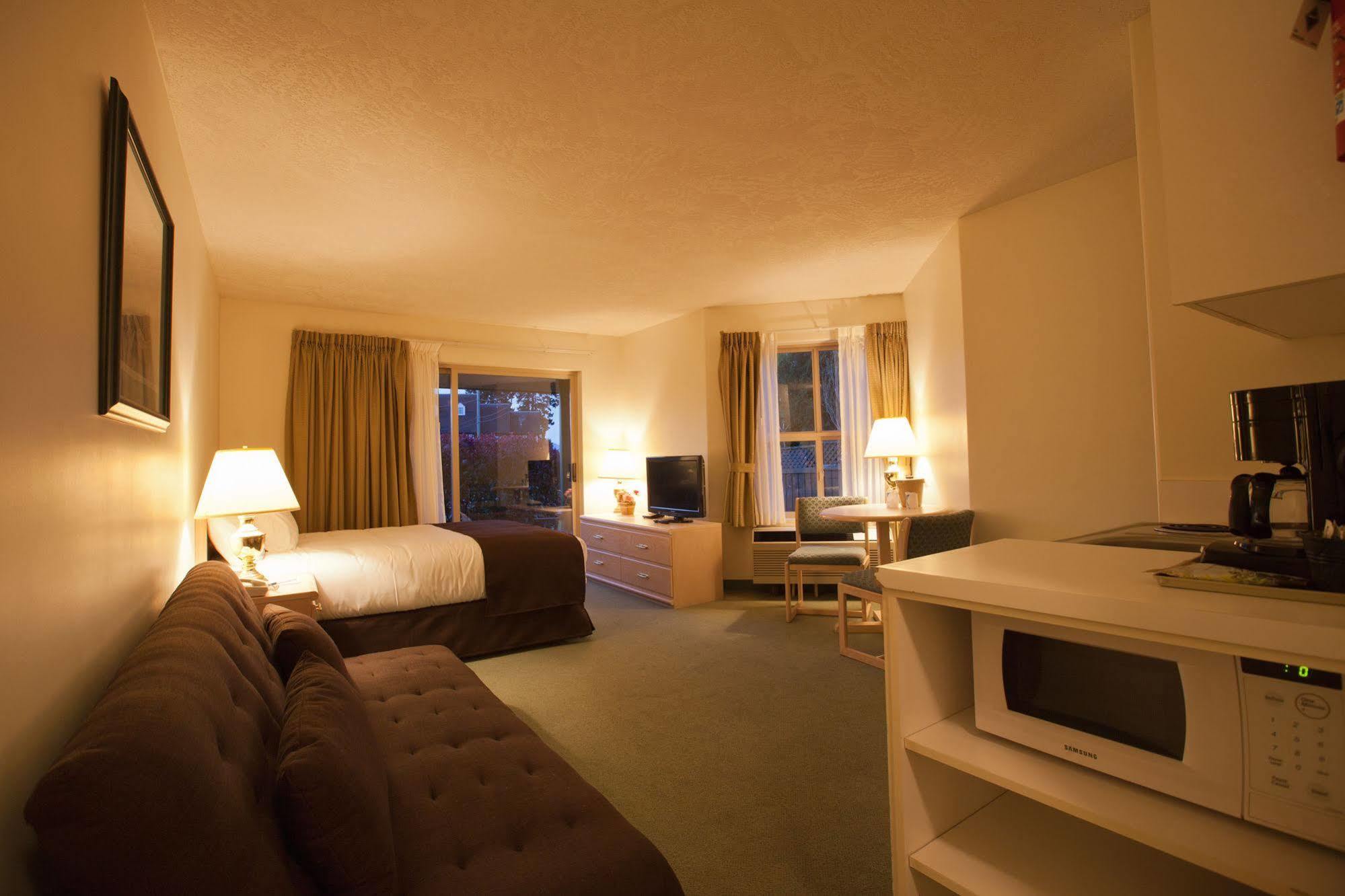 Coast Parksville Hotel ภายนอก รูปภาพ